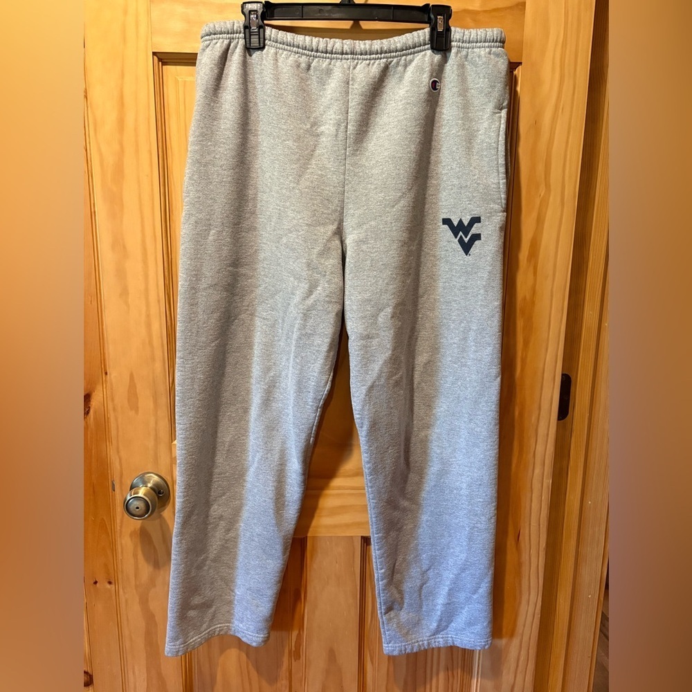 Champion West Virginia Mountaineers branded open-bottom sweatpants men’s L